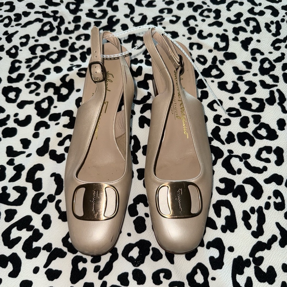 BOTIQUE SALVATORE FERRAGAMO “GANCINI” loafer style sling back ✨